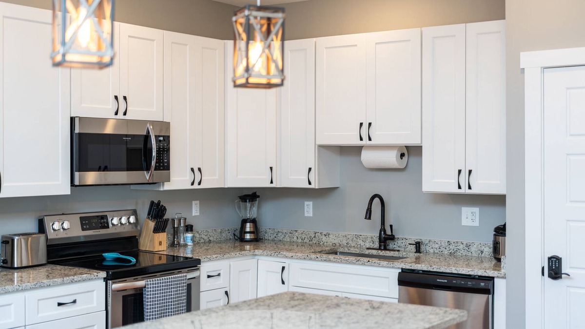 McGaheysville House | The Swaying Oasis: near JMU & Massanutten. Book Your Perfect Stay!