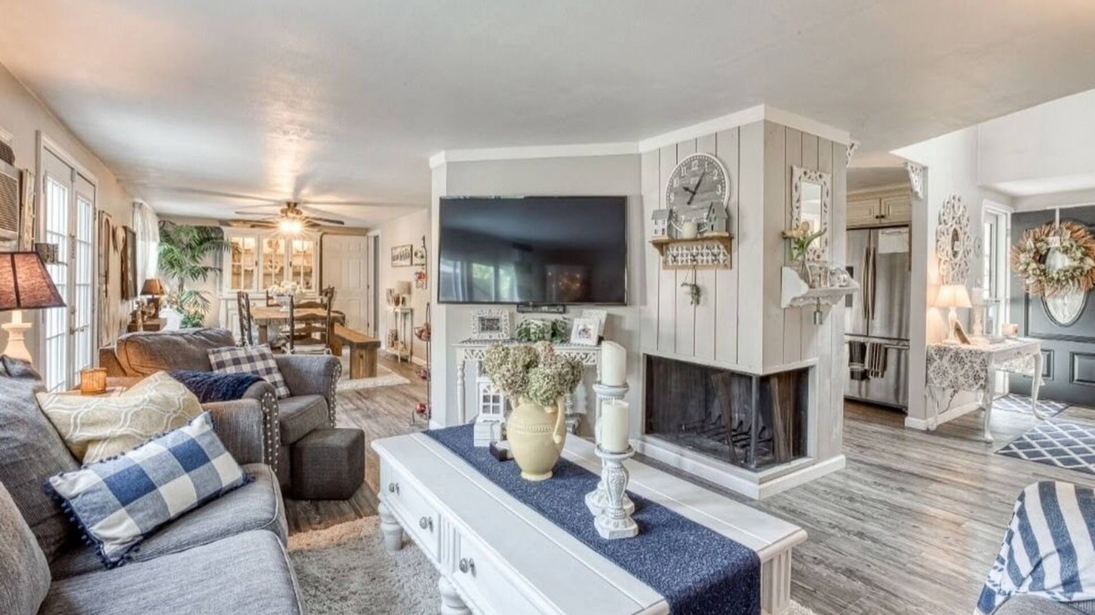 Holbrook House | The Sweet Escape-25mi drive to "The Hamptons"