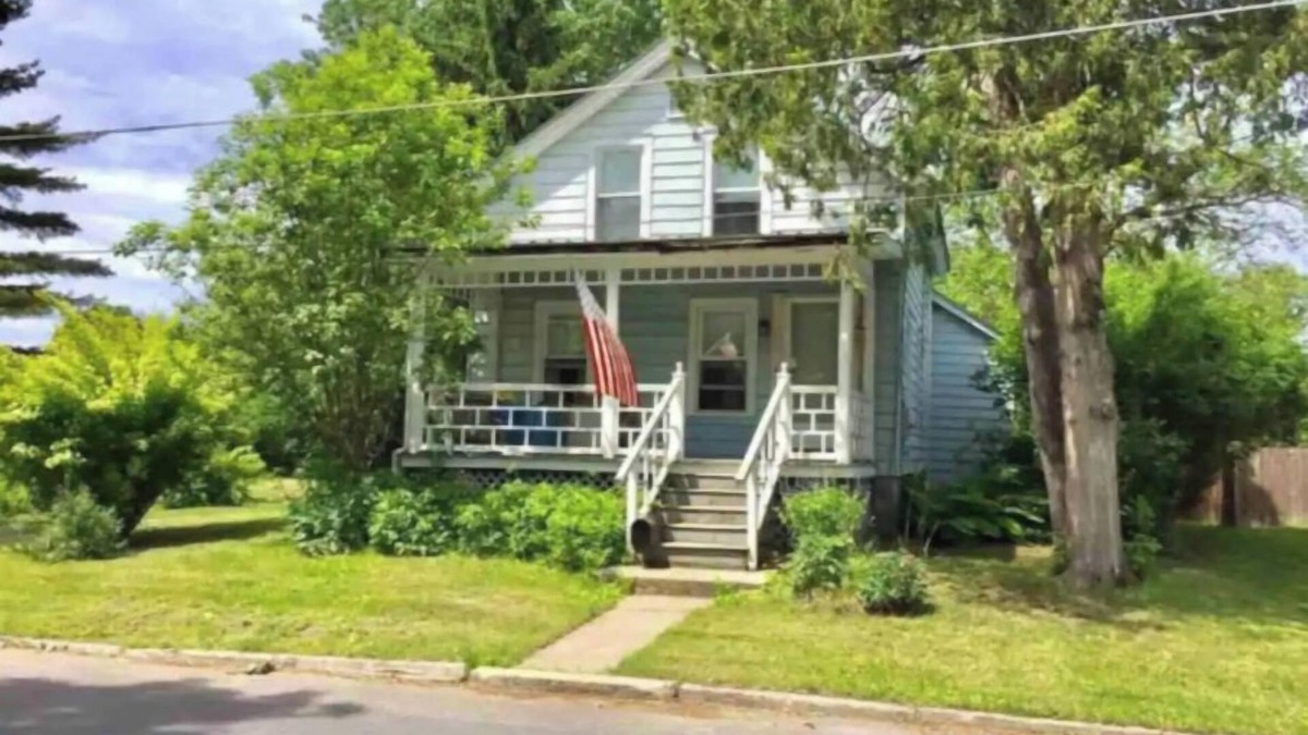 Glens Falls House | The Sweet Home in Glens Falls