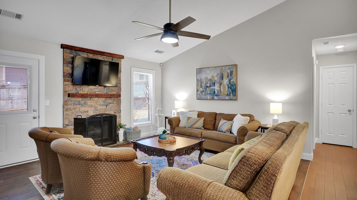 Sugar Hill House | The Sweet Home! Minutes from Mall of GA and Suwannee!