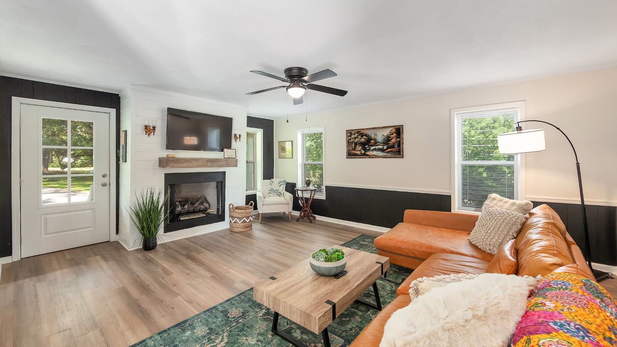 Jackson House | The Sweet Pea 3BD 2BA Cozy, Stylish Stay Just Minutes from I-40 & Everything