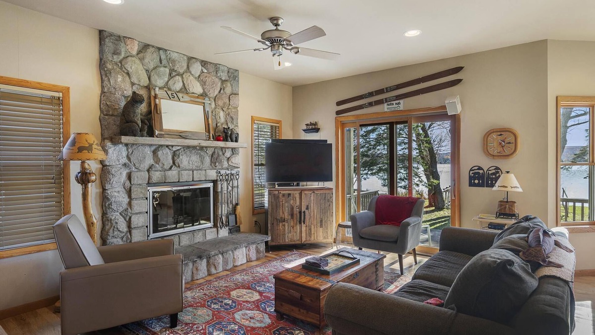 Alanson House | The Sweet Seclusion Cottage with 100 feet of Private frontage Pickerel Lake!