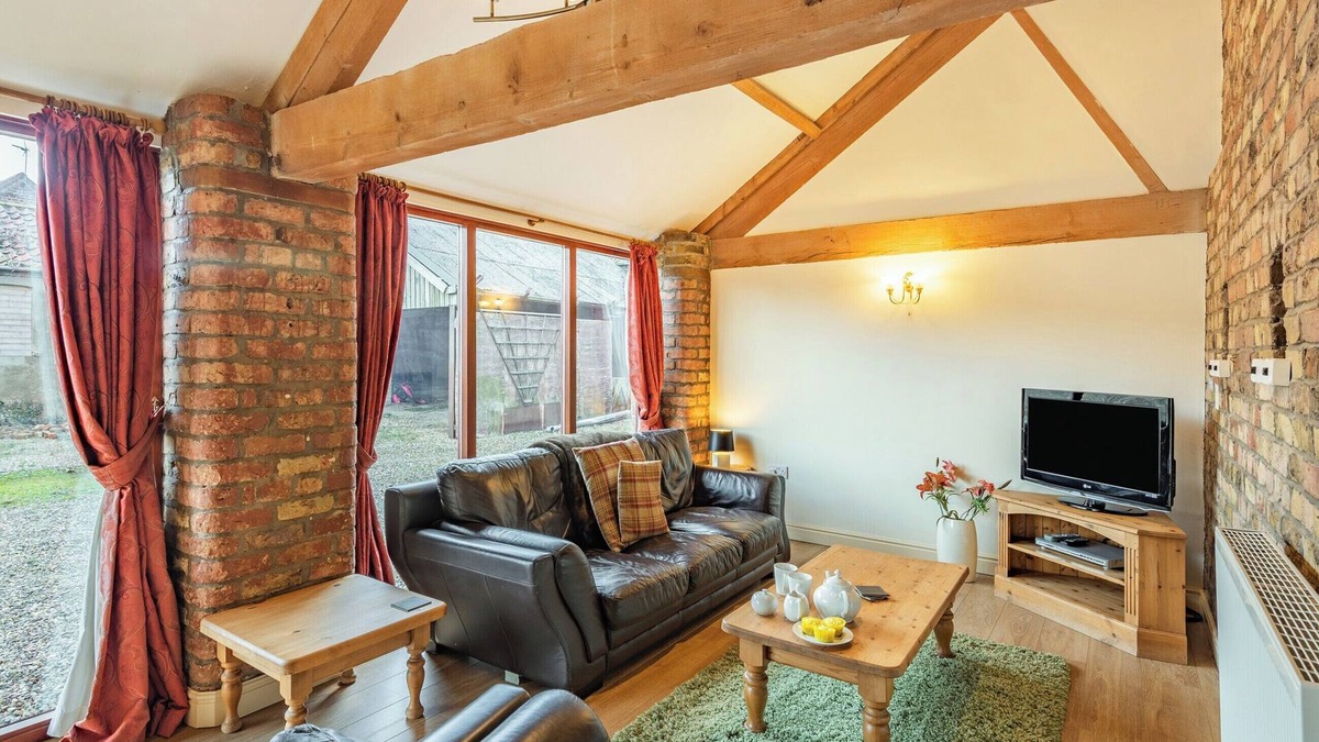 Arnold Cottage | The Tack Rooms - UK37520