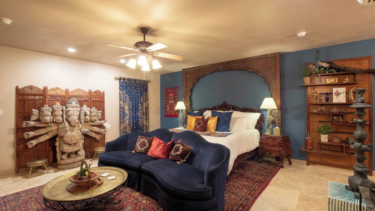 Comfort Apartment | The Taj - A Mini Taj Mahal at Downright Comfort!