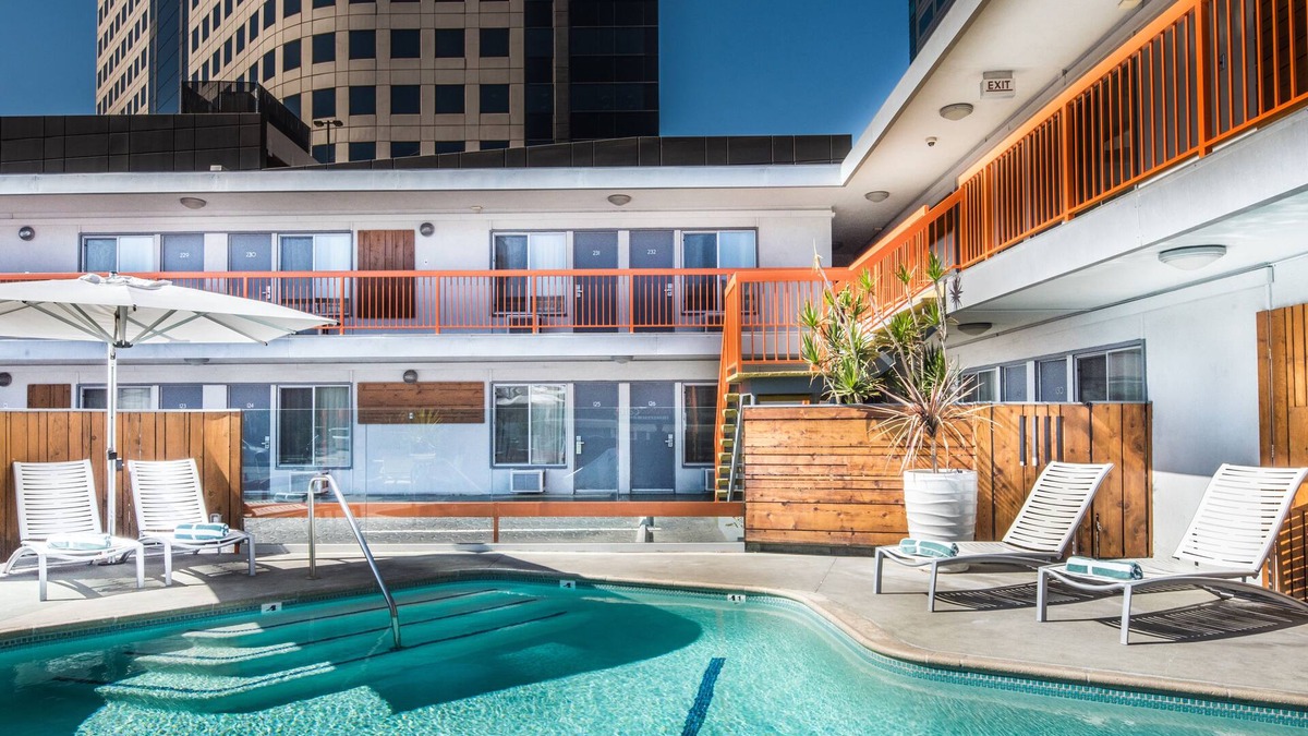Burbank Hotel | The Tangerine - A Burbank Hotel