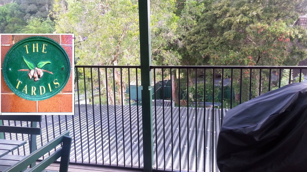Bexley House | The Tardis2 - Huge Leafy Balcony BBQ