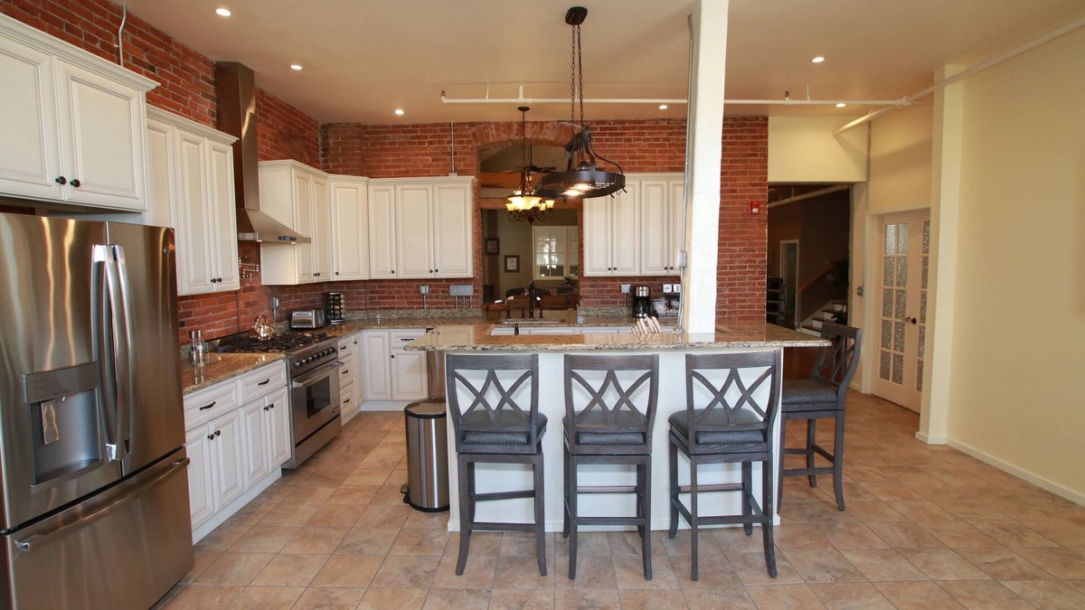 Historic Downtown Lancaster Apartment | The Teller House on Prince