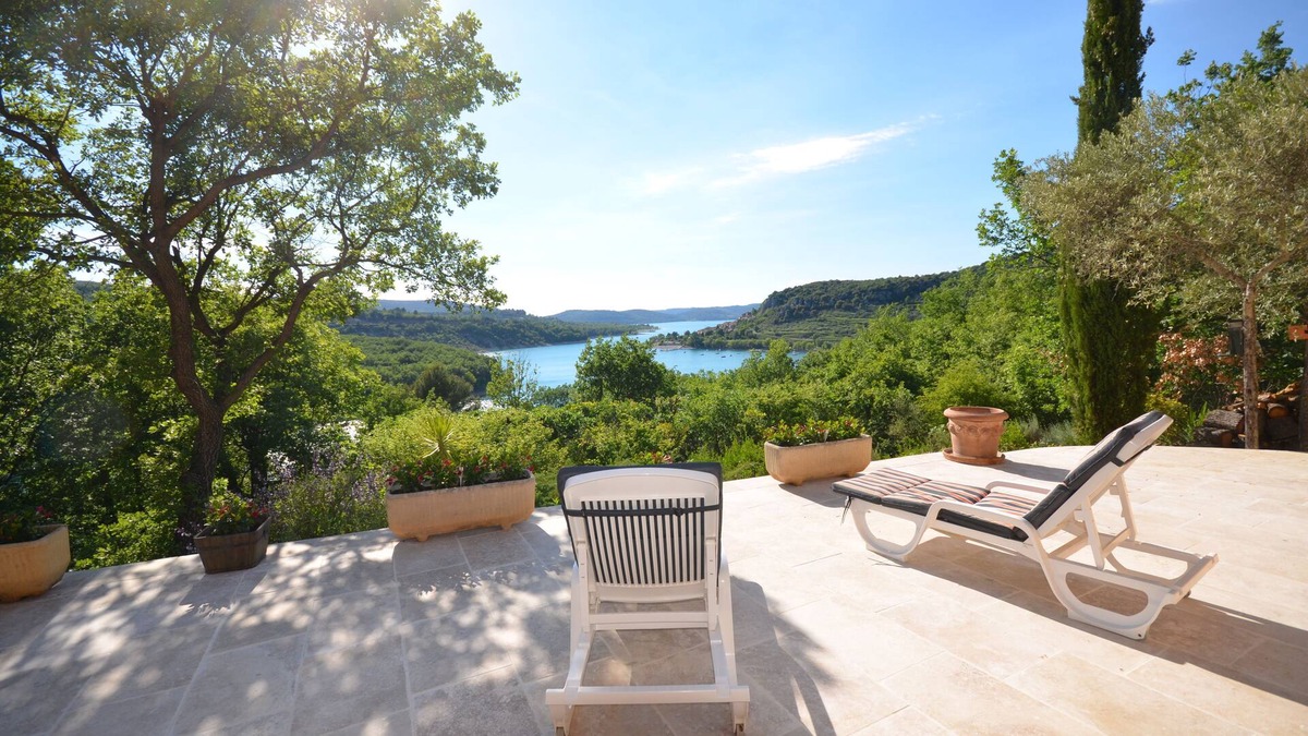 Bauduen Villa | THE TEMPLIERS OF THE LAKE