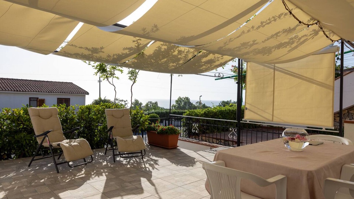 Cucco-Riviere Apartment | The Terrace on the Island, modern house with sea view equipped with all amenities