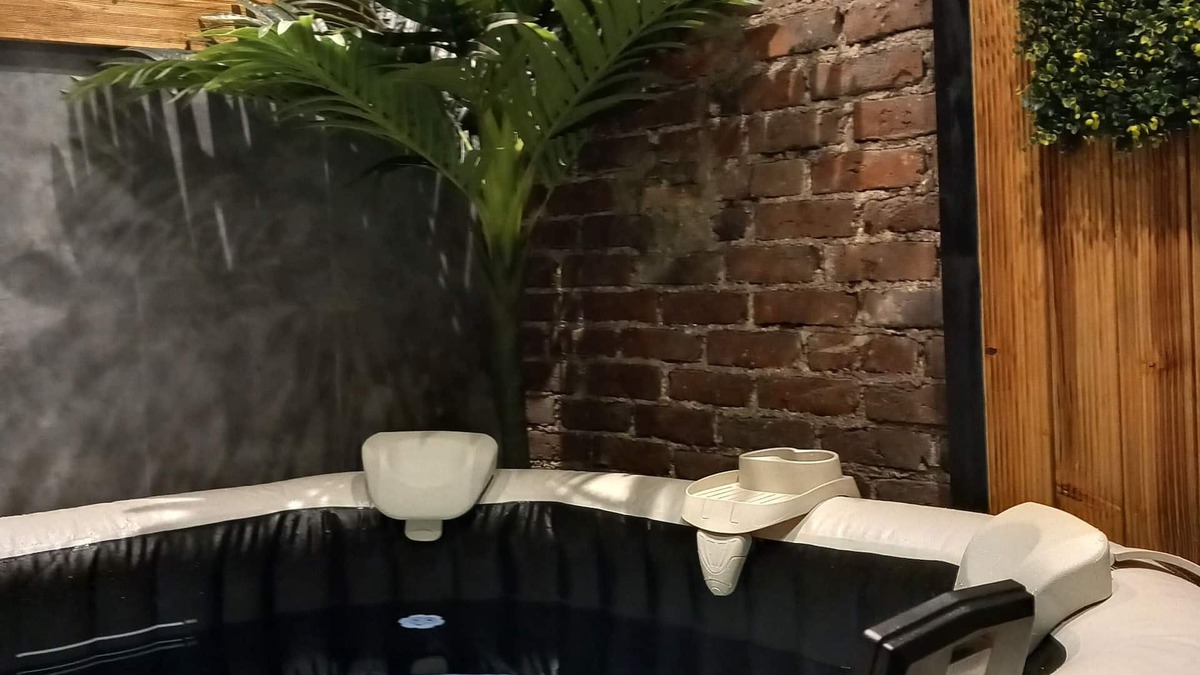 Epernay House | The theater dressing rooms. Quartier Chic 14personnes MAX sauna, champagne, bicycles, games