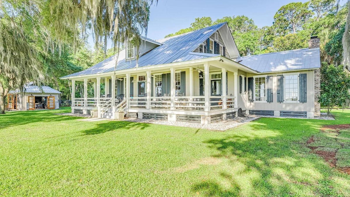 Darien House | The Thicket Cottage - Oyster House, Firepit, Private Dock, and Outdoor Sauna!