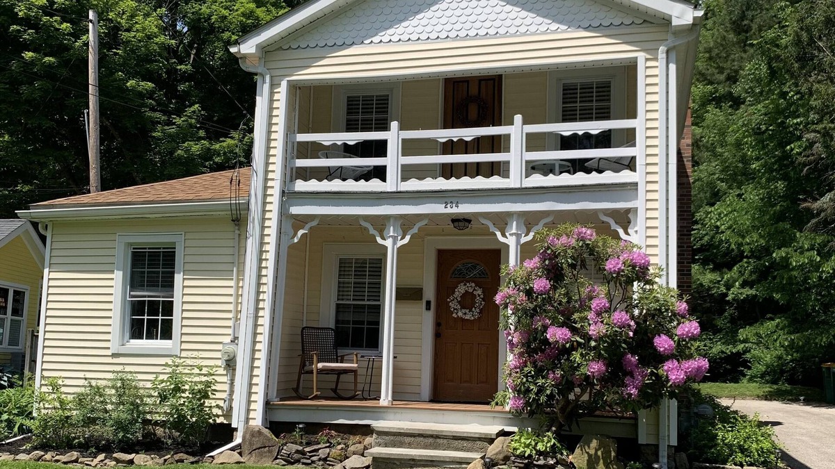 Chardon House | The Thistle House off Chardon Square