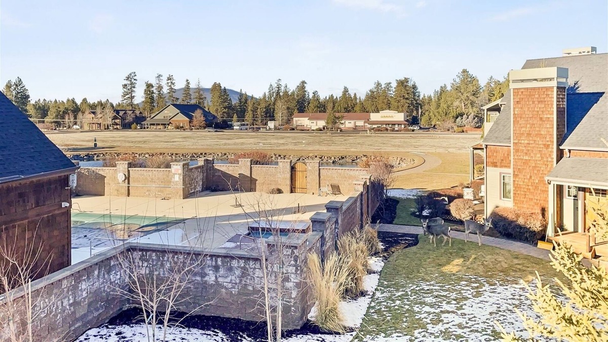 Sisters House | The Three Sisters 2 bdrm/2 bath home located in Pine Meadow Village next to the