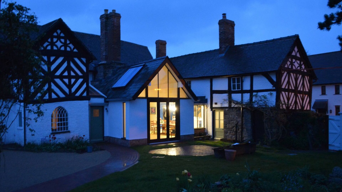 Weobley House | The Throne Weobley, luxury Grade 2*-listed house in UK Village of the Year