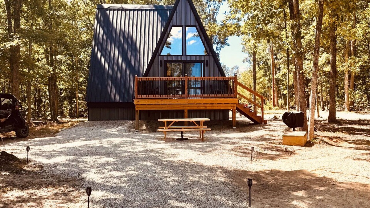 Ironton Apartment | The Tiegen Rae: cozy mountain cabin with huge views