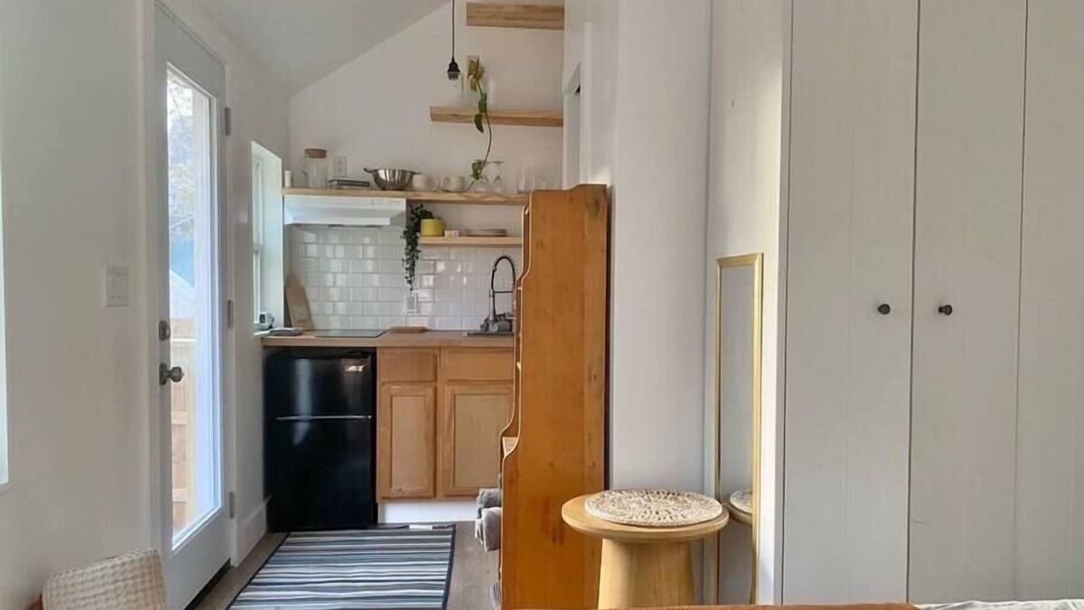 Blackshear-Prospect Hill House | The Tiny Suite . Walk to Austin's Favorites!