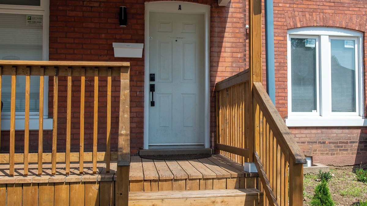 Brantford Apartment | The Tired Traveller Inn