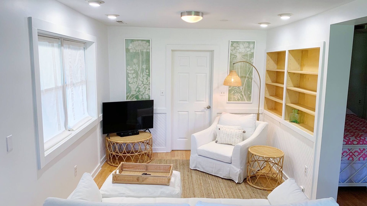 Lewisburg Apartment | The Topiary Guest House - Downtown Lewisburg