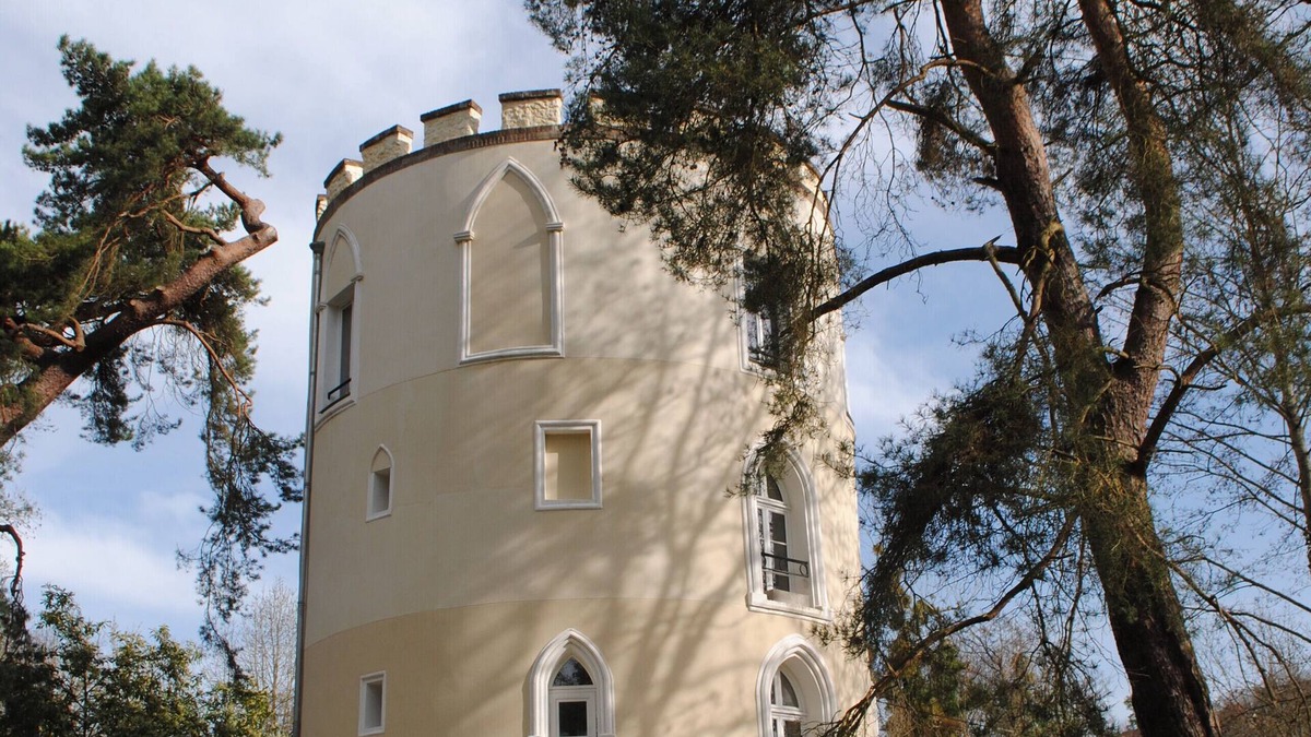 Chateaufort Cottage | The Tower of the Geneste Estate