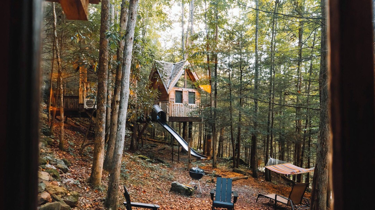 Stanton Hotel | The Tradewinds Treehouse: Family Friendly With A Hot Tub