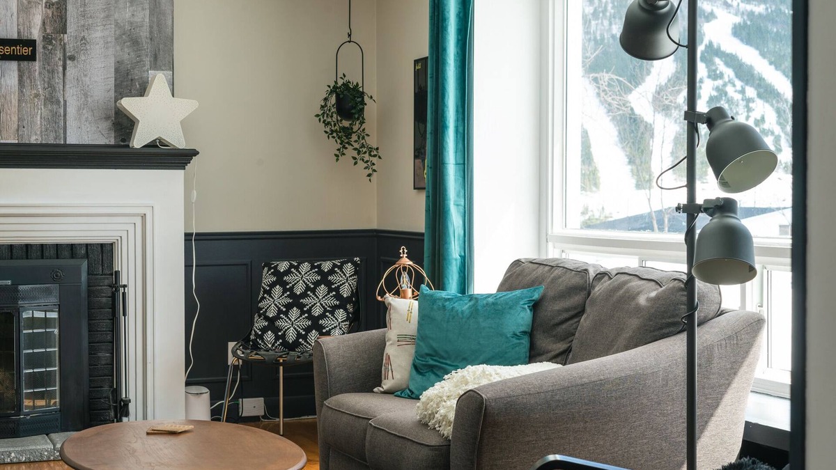 Murdochville House | The Trail House - Fireplace and Mt Porphyre