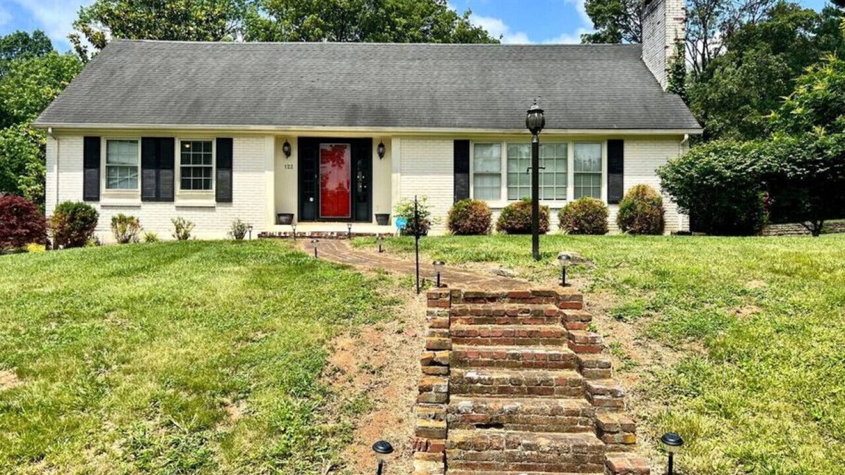 Bardstown House | "The Trailhead" - Beautiful Property in the Heart of Bardstown