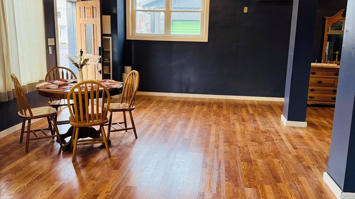Keyser Apartment | “The Train Station” - A modern open space B&B with a western vibe. Must see!