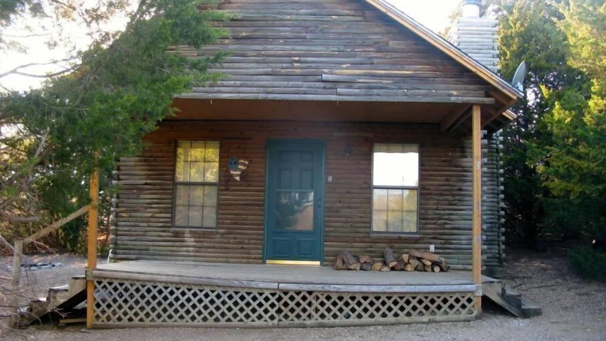 Sulphur Cabin | The Trapper Cabin