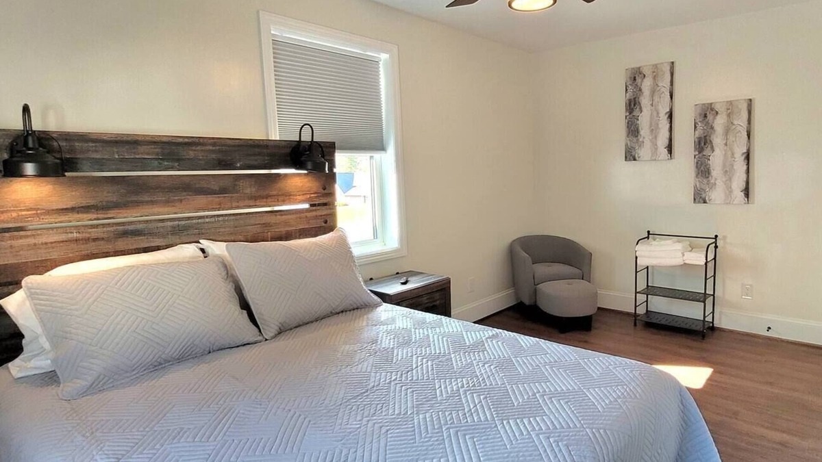 Tazewell Apartment | The Traveler on Main - Suite #8 - Across the Street from Back of the Dragon!