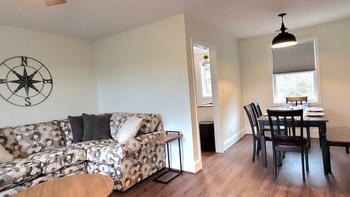 Tazewell Apartment | The Traveler on Main - Suite 4
