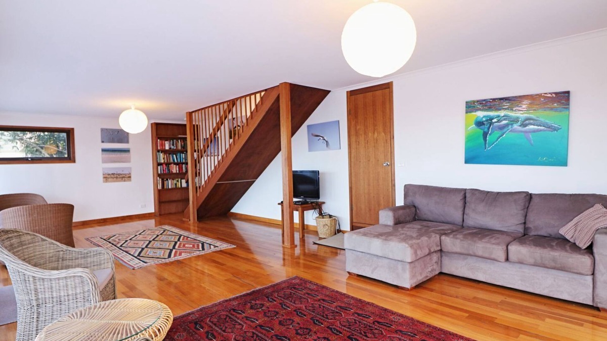 Eden House | The Tree House Eden - 3 Bedroom house with Stunning bushland setting - 2+ nights