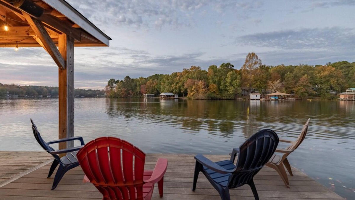 Bracey House | The Tree House | Spectacular Water Views | Freshly Renovated
