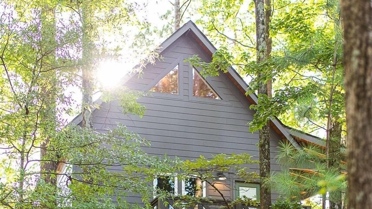 Gadsden Cabin | The Tree Stump at River Rocks Landing
