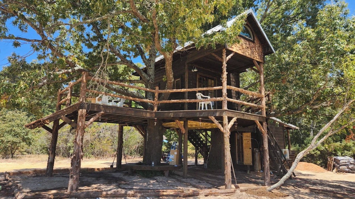 Eustace Cabin | The Treehouse at the Learning Gardens