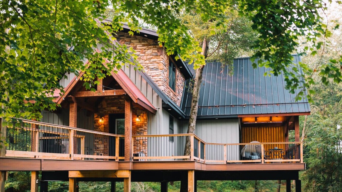 Sugarcreek Cabin | The Treehouse @Brandywine Grove