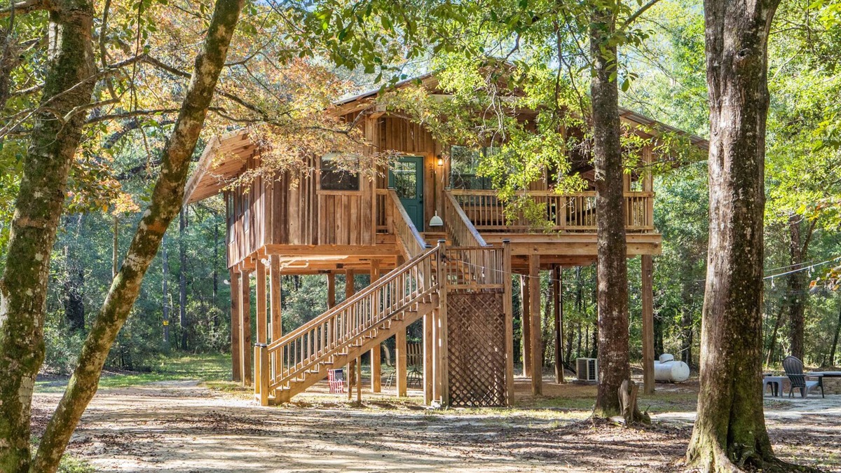 Ponce De Leon Cabin | The Treehouse: Peaceful Cabin Close to PCB and 30A