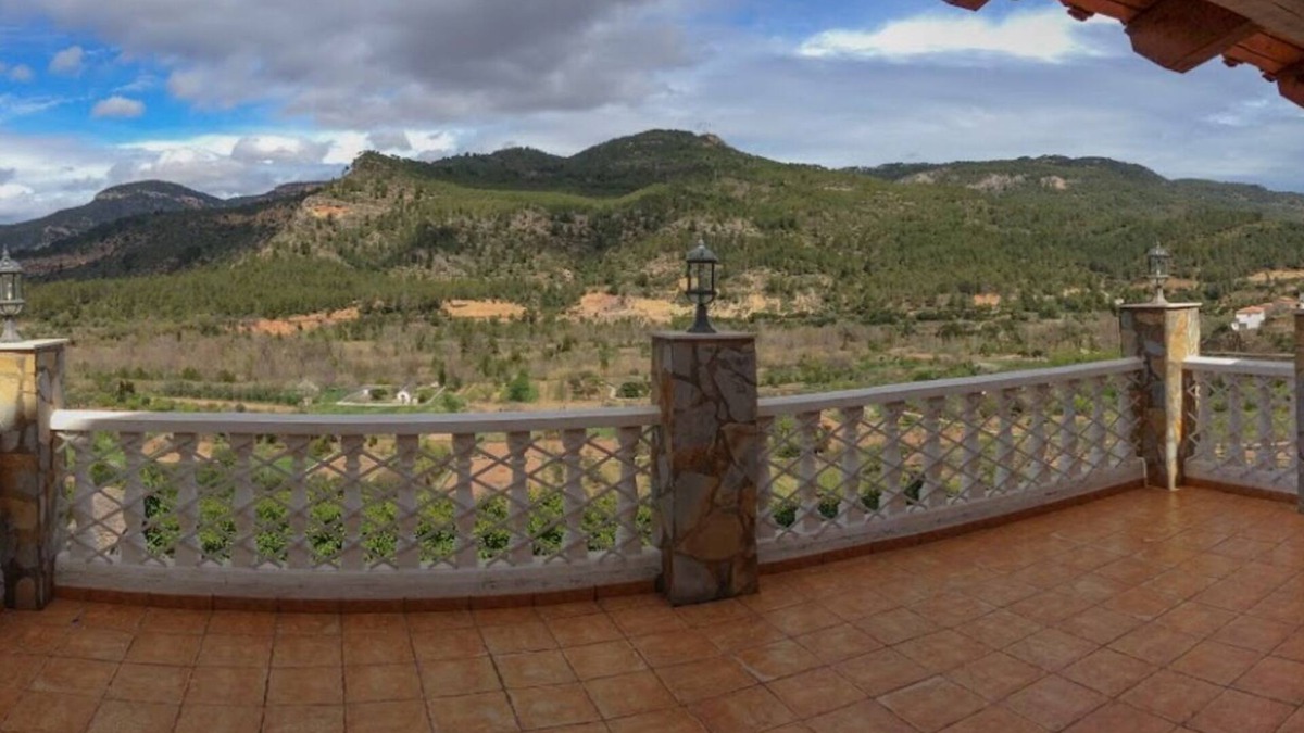 Cirat Cottage | The trill of the birds and the whisper of the wind will be your companions in Cirat