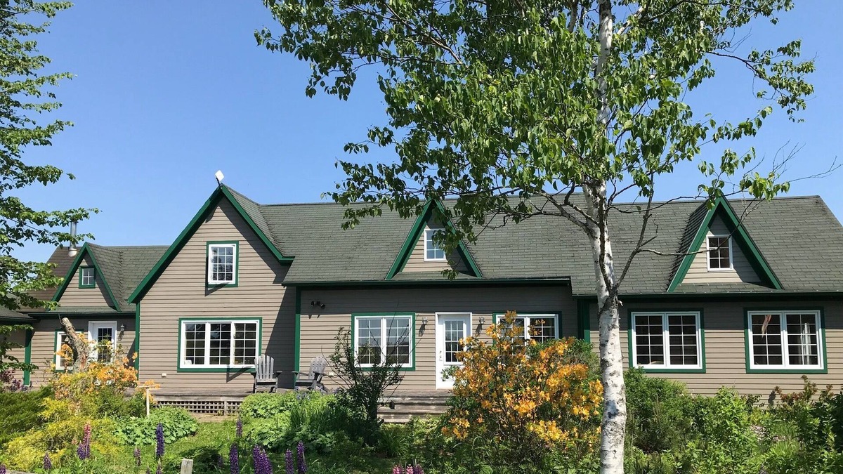 Tryon Apartment | The Tryon Suite: The perfect home base for your Island adventures