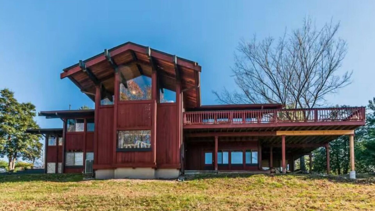 Sparta House | The Tulip Tree Bay Lodge