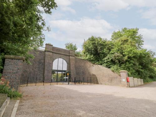 Thorpe House | The Tunnel at Bridge Lake Farm and Fishery