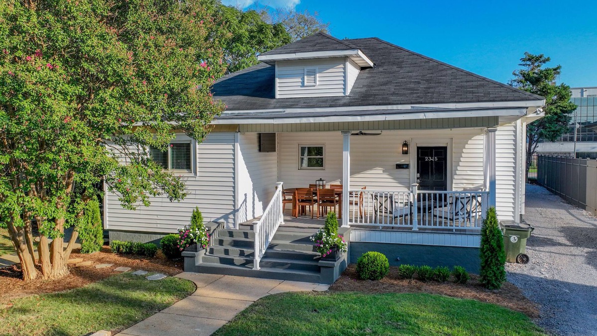 Tuscaloosa House | The Tusk - Walk to Downtown, The Strip, and Stadium!