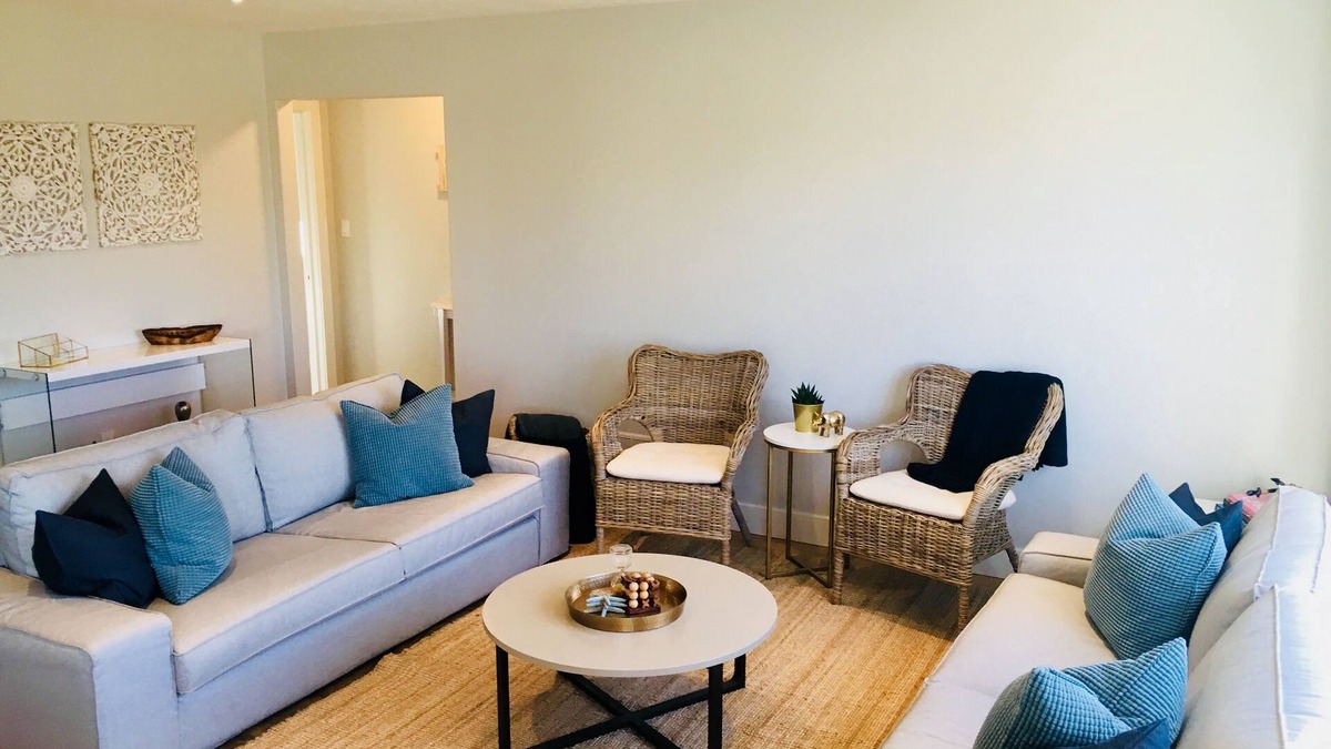 Wellington House | The Twelve PEC | Summer Getaway in the Heart of Wellington