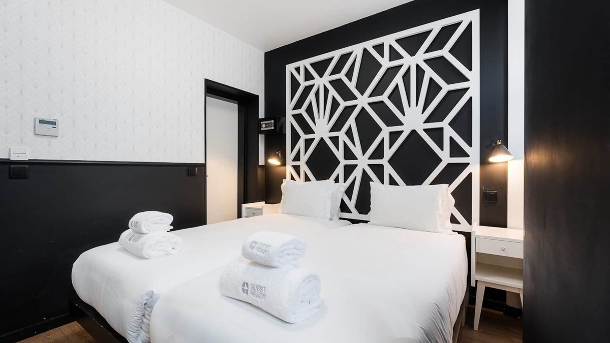 Penha de Franca Apartment | The Twenties by GuestReady - Room 01