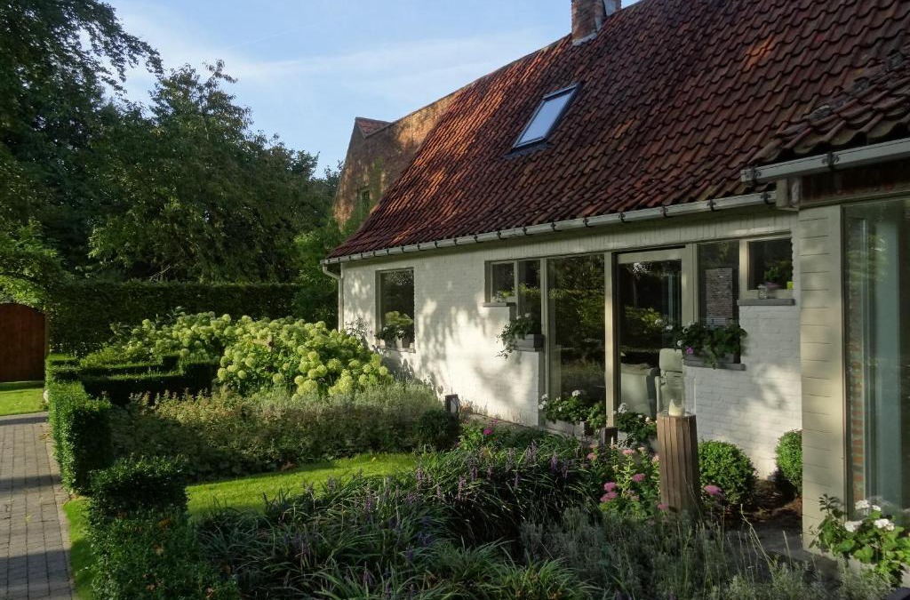 Hertsberge House | The Two Oaks - Private garden for guests