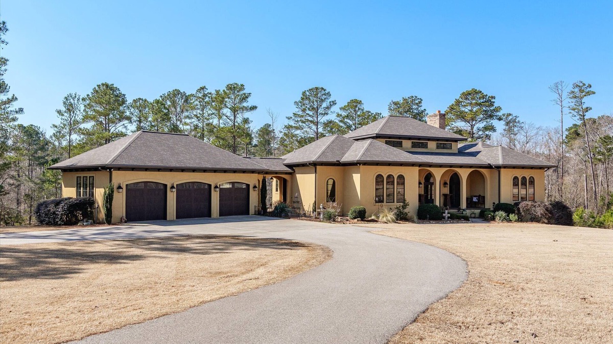 Appling House | The Ultimate Gentleman's Retreat