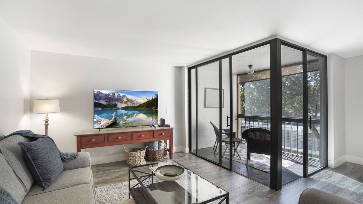Delray Beach Condo | The Ultimate Getaway in Delray Racquet Club - Beach Chic