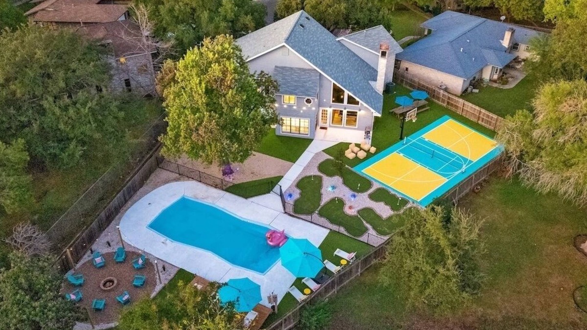 Wetmore House | The Ultimate Getaway: Pool, Pickleball, Mini Golf