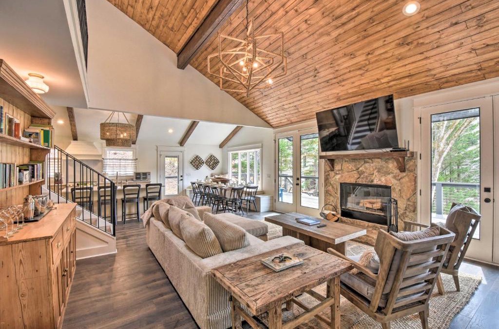 Wiley House | The Ultimate Luxury Retreat on Lake Burton!