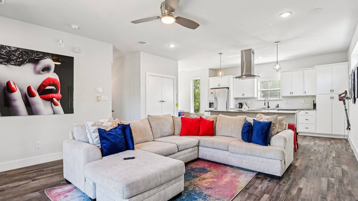 Cedar Crest Apartment | “The Ultimate View: Skyline Luxury Retreat in Dallas”