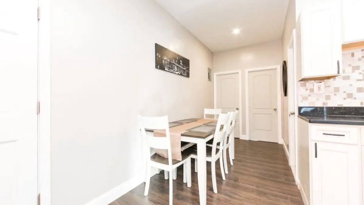 Bushwick Apartment | The Unique Home ,Classic & Comfortable Stay, The Ideal Vacation Home